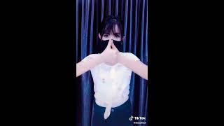 الفيديو الذي يبحث عنه الجميع تعلم حركات اليد بالاغنية المشهورة مع الكوريات رااائعة 😍😍😘