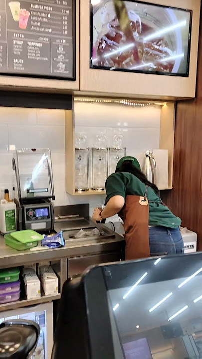 Barista Cantik Di Poin Coffe Indomaret Jatibening Estate #short #barista