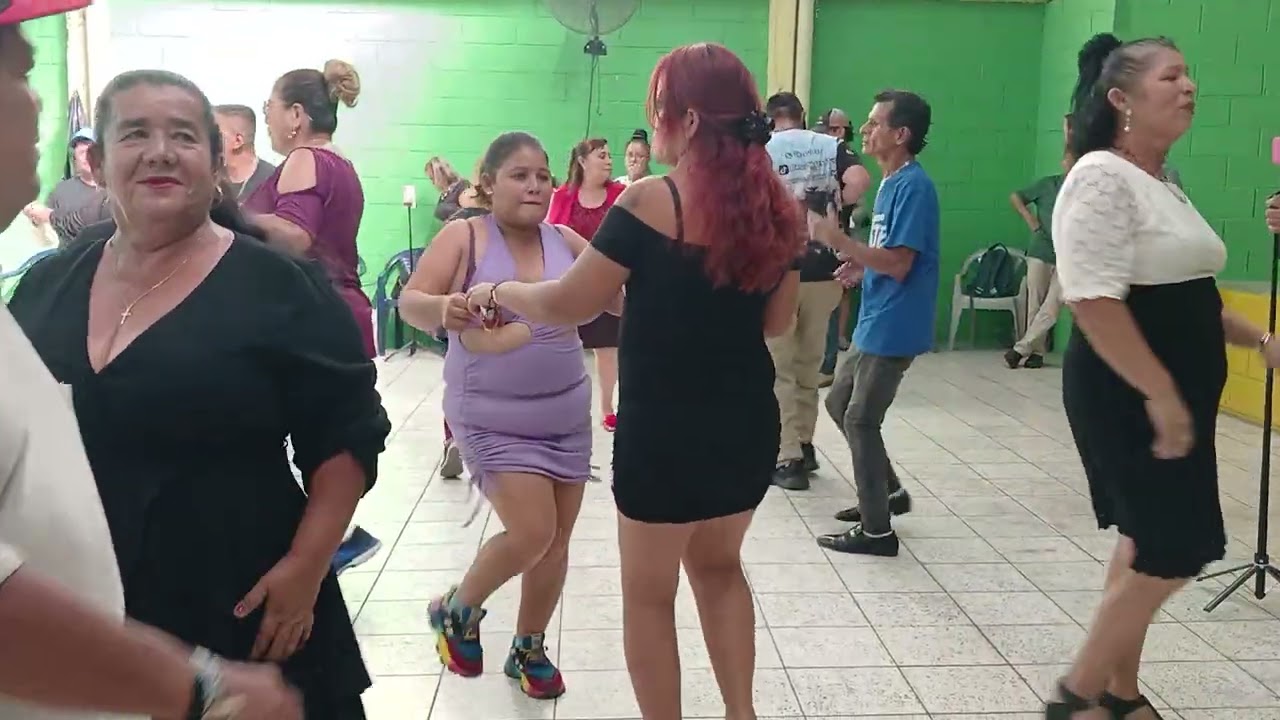 🔴REYNA LA CHARAMUSCA SE ADUEÑO DE SU AMIGA BAILARINA JUNTAS MUEVEN EL BOTE💃💃💃😱