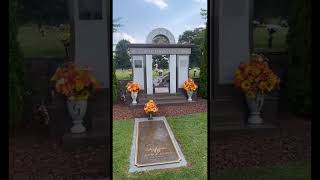 Explore george jones' final resting place in nashville