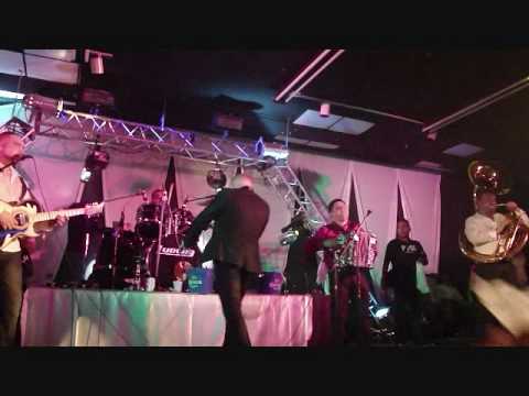 larry hernandez-piloto canabis version sonidito y el corrido del senor en vivo