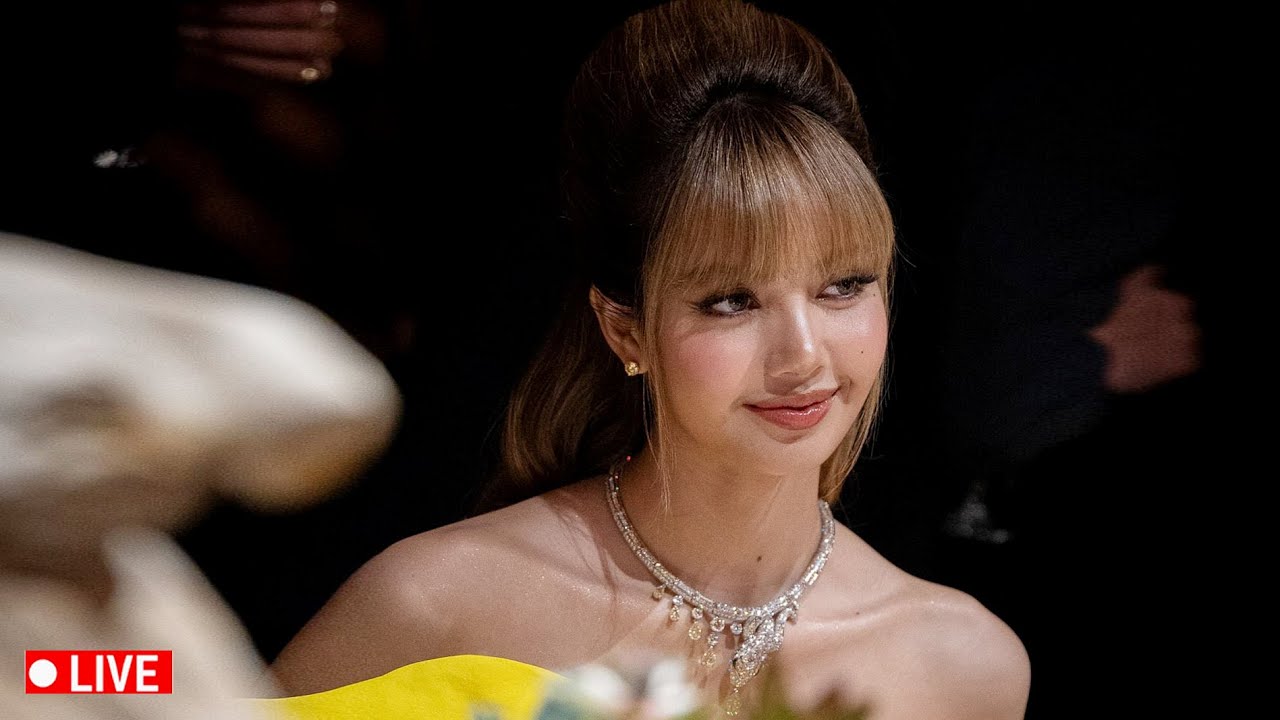 LISA Doing THIS at BVLGARI POLYCHROMA Event in ITALY! Cutes Interaction with Priyanka Chopra