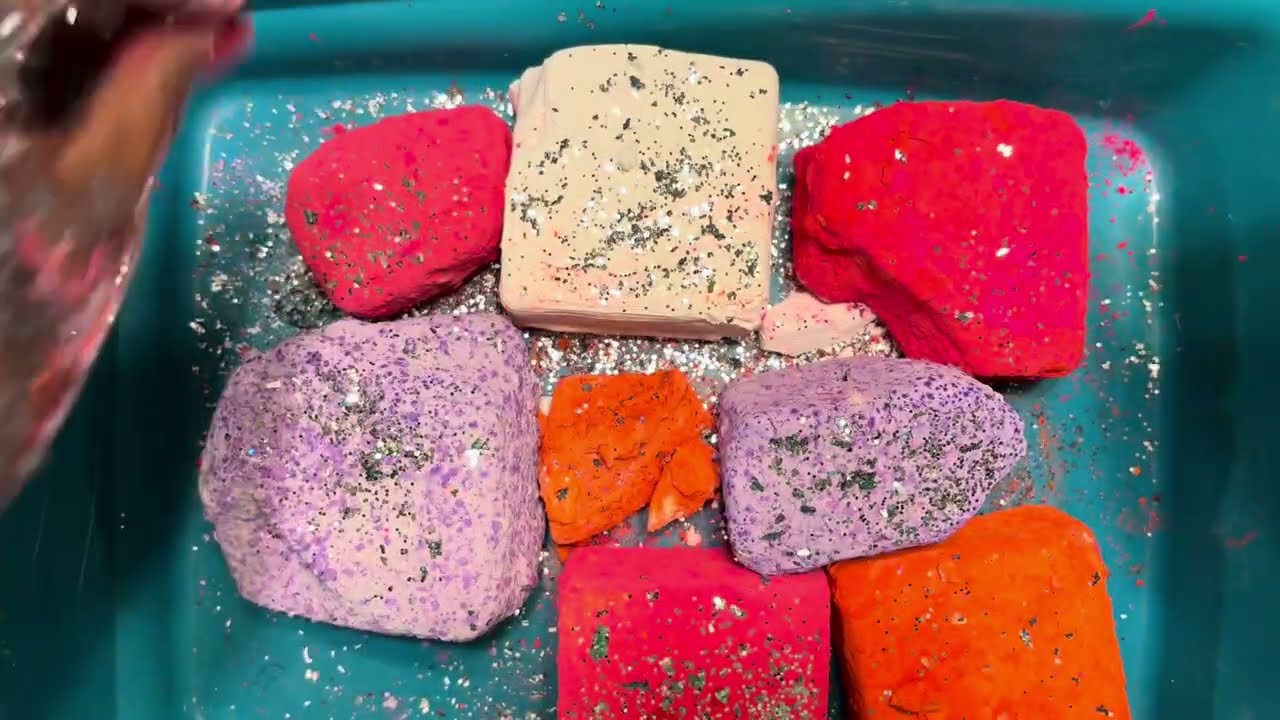 Day 16 Pasted big freshie #18daysofloveasmr #asmr #oddlysatisfying #relax #asmrchalk 