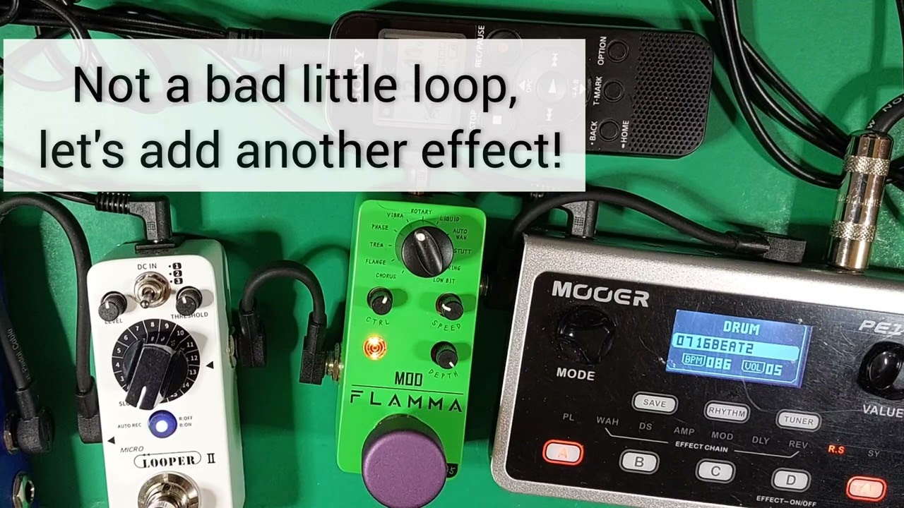 MOOER MICRO LOOPER 2 quick demo! - YouTube
