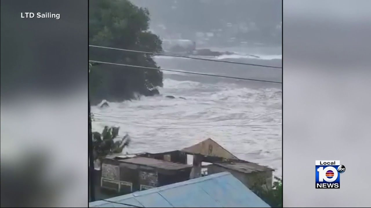 Hurricane Beryl roars toward Jamaica as Cat 4 storm - YouTube
