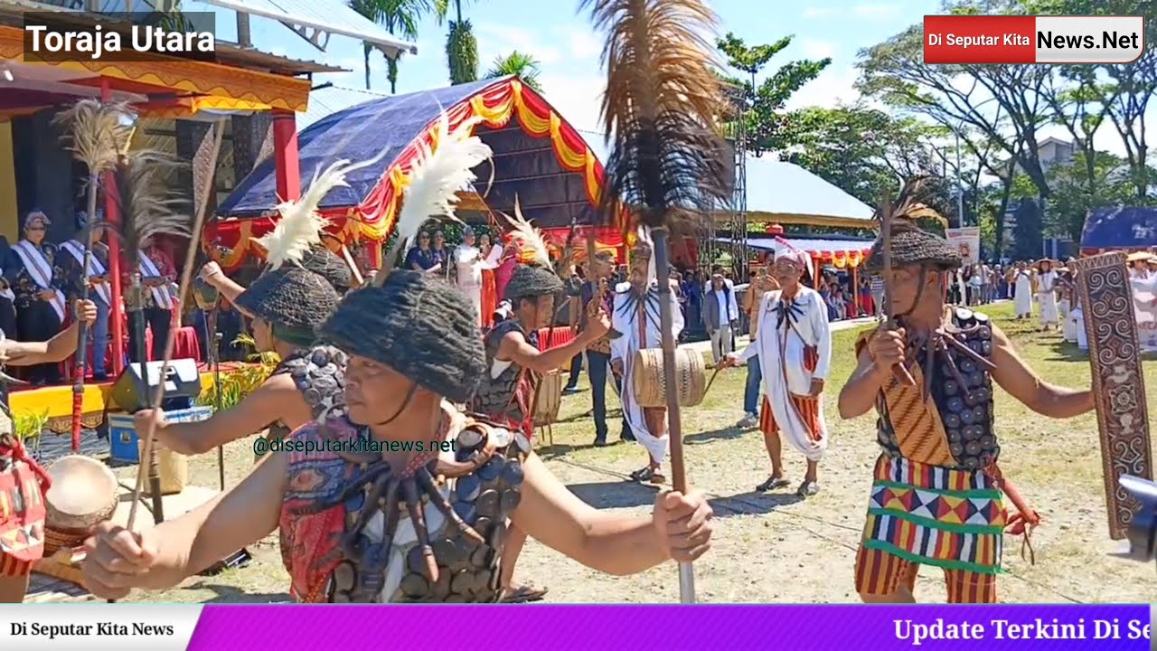 Ribuan Orang Hadir Defile Opening The Legend Pongtiku 2 Toraja Utara di Lapangan Bhakti Rantepao
