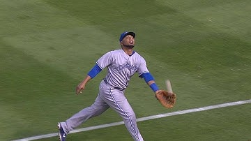 TOR@TEX: Encarnacion makes a great grab on foul ball