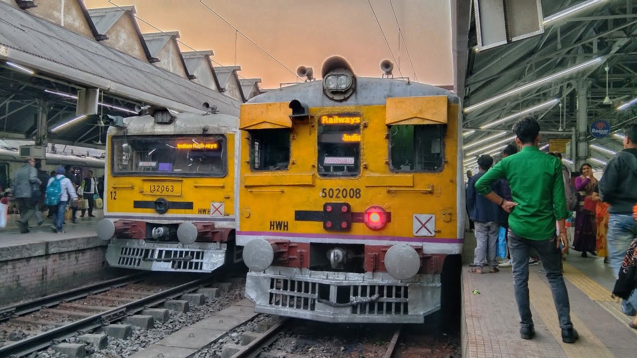 Tarakeswar Howrah Local Chased by Bandel Howrah Local at Howrah Mainline #indianrailways