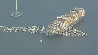 شاهد: سفينة شحن تتسبب في انهيار جسر في بالتيمور