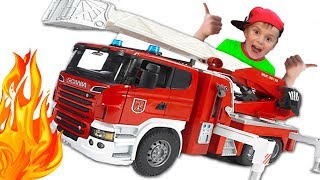 Мультик про Машинки для Мальчиков Пожарная Машина Брудер тушит Пожар Играем в пожарных
