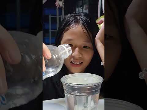 Video Halloween 2022 Trò chơi Đổ nước vào ly không được để... - youtube