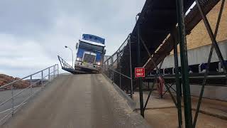 Woodchip unloader