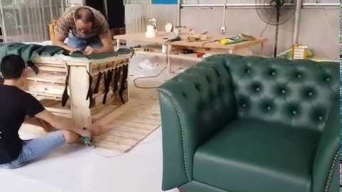 Xưởng đang tiến hành Bọc bộ ghế Sofa tân cổ điển - Quá chất! Quá kỳ công!