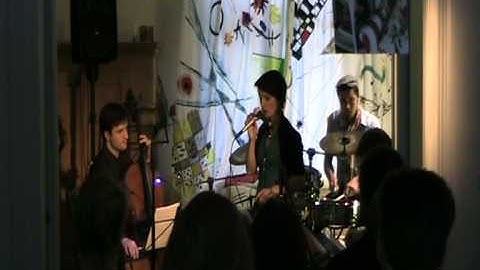 Annassalong - KIWI   (1/2) am 25.6.2011