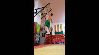 Monkey bar one arm..