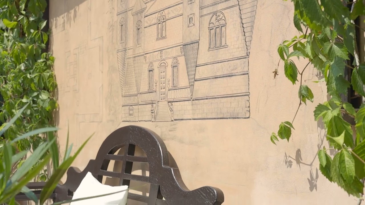 Renaissance & Baroque Apartment with Duomo Views!