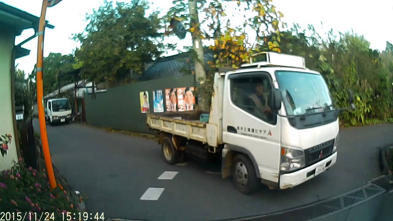 ドライブレコーダー 狭い道で立往生 トラック苛々 ぶっ すぞ Youtube