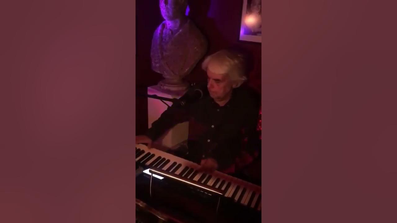 Mick Bolton playing live at The Grapevine New Years Eve YouTube