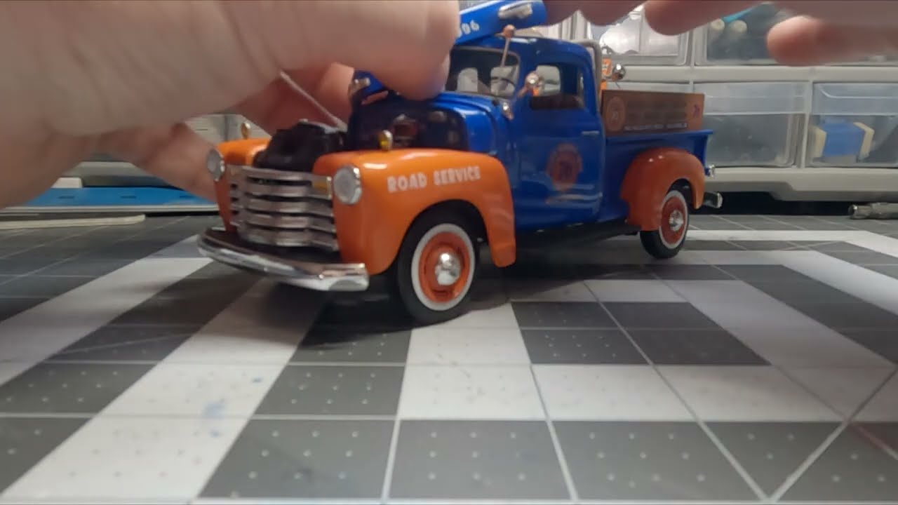 AMT 1950 Chevy 3100 Pickup Part 4 - YouTube
