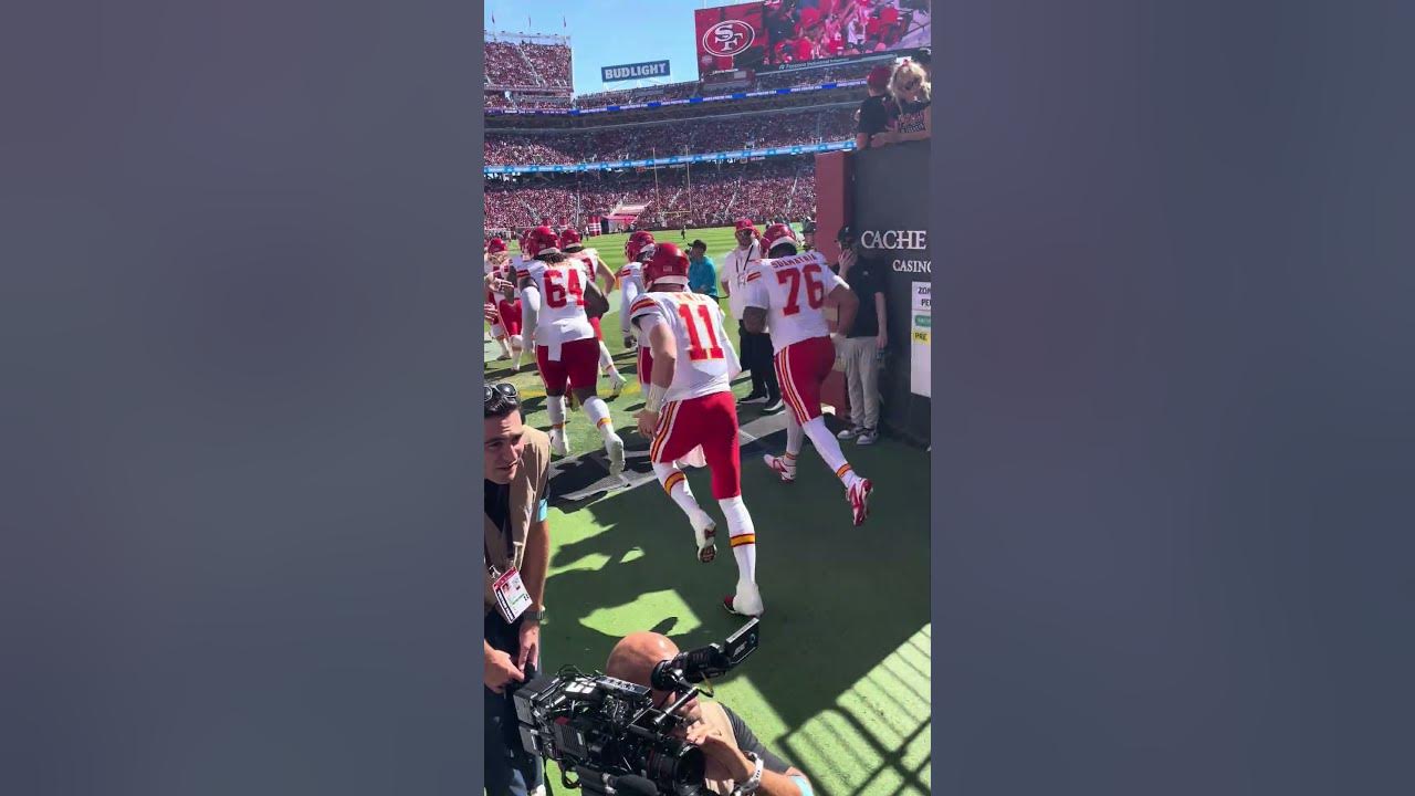 Andy Reid, Patrick Mahomes and the KC Chiefs get a greeting at Levi’s Stadium as they take the field
