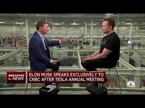 Video: Elon Musk kan la noen andre være Tesla CEO og fortsatt få mer enn $ 50 milliarder utbetaling