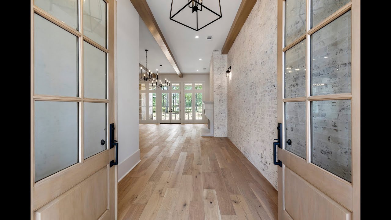 New build home  The Woodlands TX | Mary Ross Builders + Lehmann and Co Designs - 40 Autumn Crescent