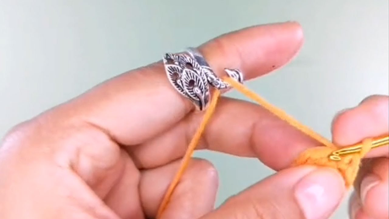 Adjustable Knitting Loop Crochet Loop Knitting Ring Finger Sewing Accessories