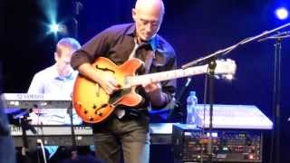 LARRY CARLTON - MR. 335 Oui Oui Si - Live In Heerlen, NL chords