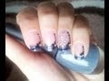 Nageldesign graue French mit schwarzer Blume und Border