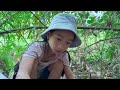 Han catches snails by the stream - Cooks porridge to take care of Lily and her puppies
