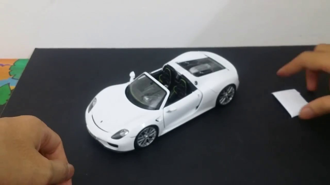 Review Porsche 918 Spyder die cast 1:24 Welly fx
