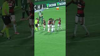 PANE NA ZAGA DA CHAPECOENSE GERA GOL CONTRA E FAZ 2 A 0 PARA O FLAMENGO
