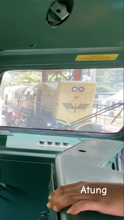 Interior kabin Lokomotif CC 204 #keretaapi #semboyan #railway #lokomotif #railwayinfrastructure