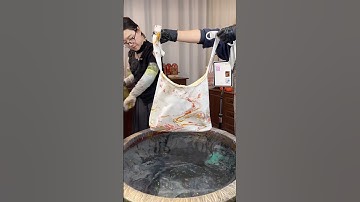 Use the color scheme mix with water to made a beautiful bag