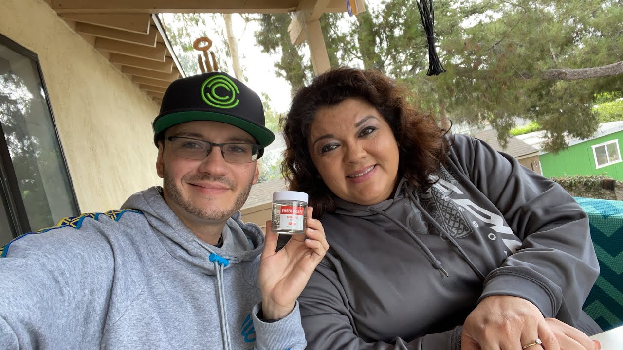 Berry Jane Review Featuring Ember Valley From Redding, CA [Hall of Flowers Product Review]