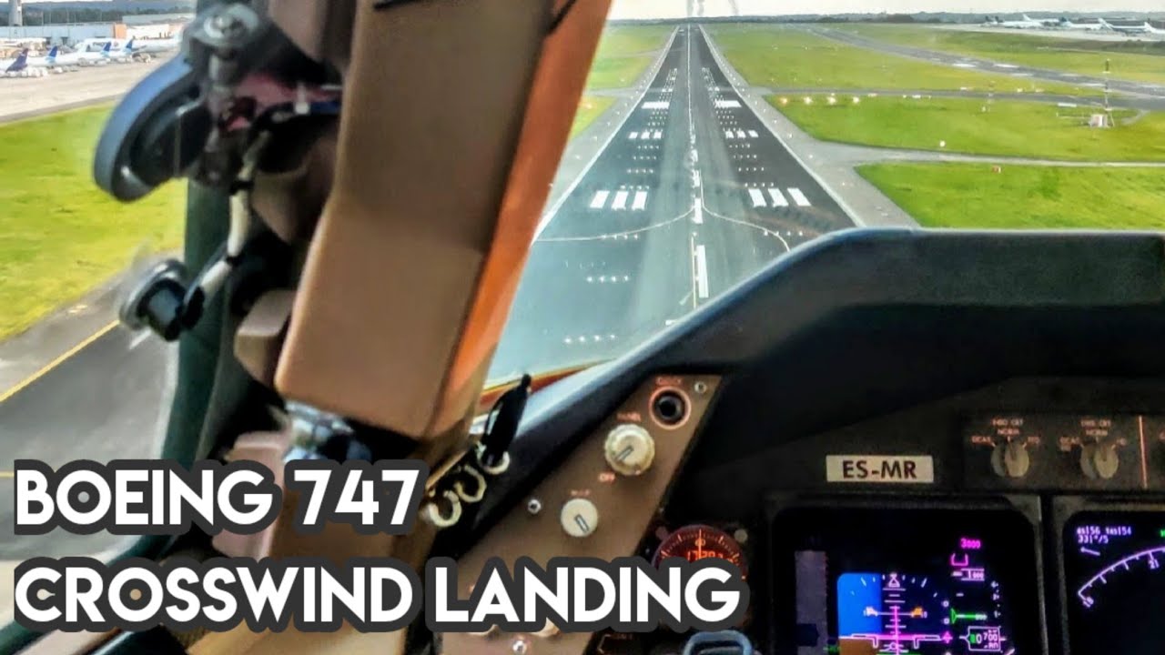 Boeing 747 Crosswind Landing JFK airport. ( Cockpit view)