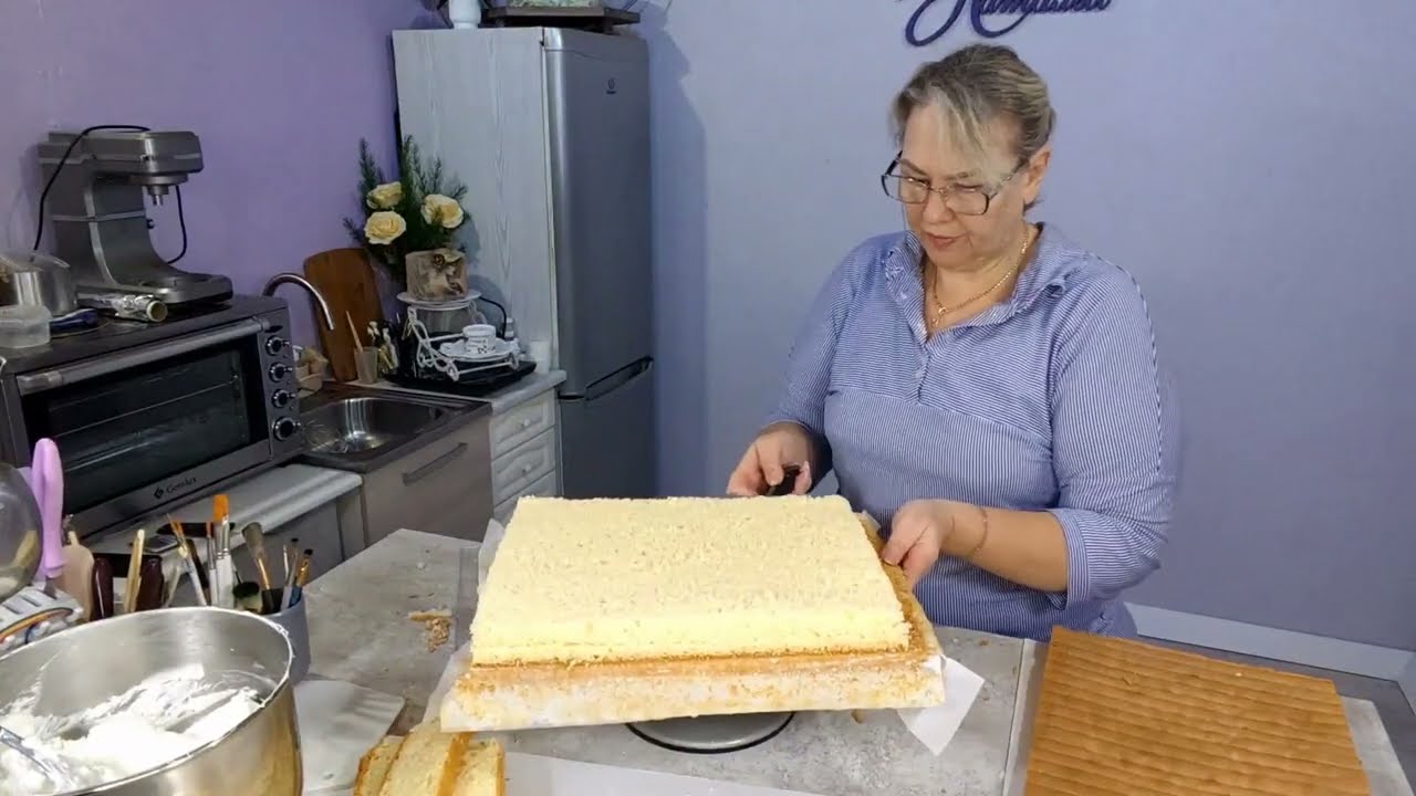 Собираю огромный торт из одного супер-бисквита. Торт на заказ 6кг.