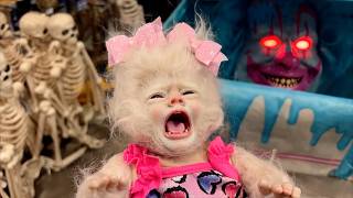 Baby yeti got scared of the ice scream man! Halloween animatronic fun!