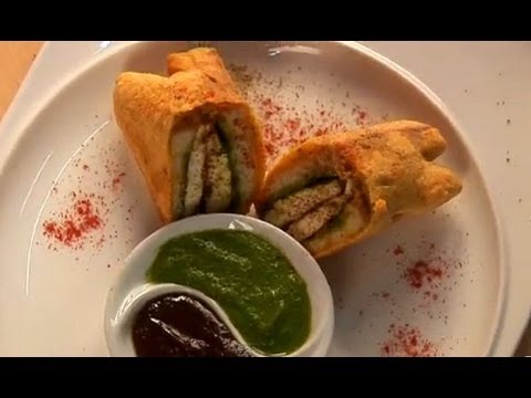 Bread Paneer Pakora | Sanjeev Kapoor | Sanjeev Kapoor Khazana