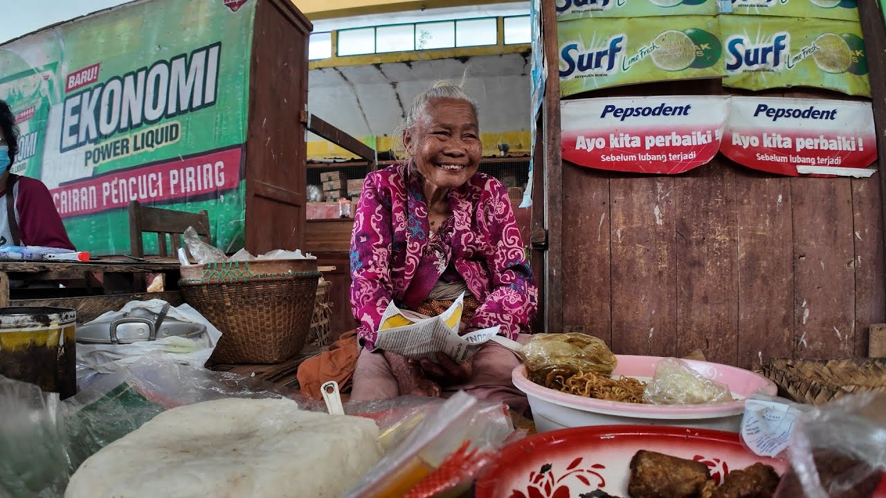 SEGO PONDOH ? NASI MIX SALAK PONDOH ? MBAH GALAK INI PENJUAL TERAKHIR NYA ? DI PASAR DENGGUNG SLEMAN