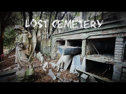 Вскрытые могилы на заброшенном кладбище в Италии: шок и ужас