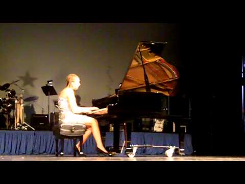 Maddie Conseor Performs Alicia Keys "Fallin'" for ...