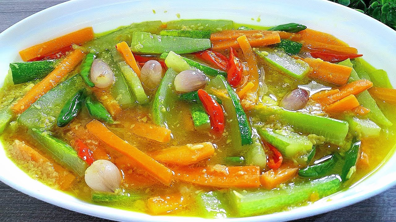 SEGER BANGET. RESEP ACAR TIMUN WORTEL BUMBU KUNING UNTUK LAUK TANGGUNG BULAN.