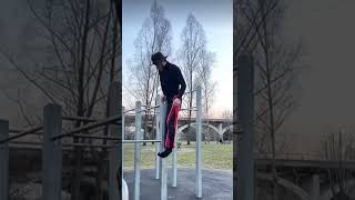 установка столбов по забор своими руками #2025 #стройка #дача #ремонт #дом #забор #юмор #рек #топ
