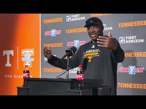 LEOs coach Andrew Jackson discusses Vols' edge rushers