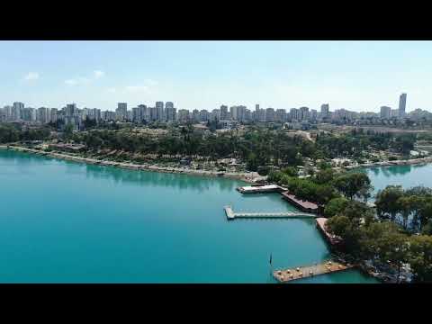 Adana Sevgi Adası ve Adnan Menderes caddesi ile Menderes Yarım Adası