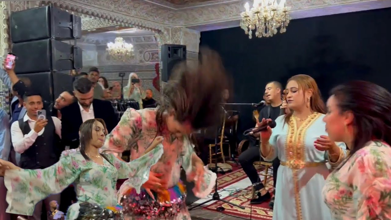 يا والى جا دارو عالية نبات نشير له بجودة صوة من عرس مغربي  فاتي دوكا طلقة شعرها بدر وعبي