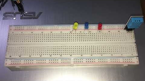 Menghidupkan lampu LED dan sensor suhu yang terhubung ke BLYNK cloud