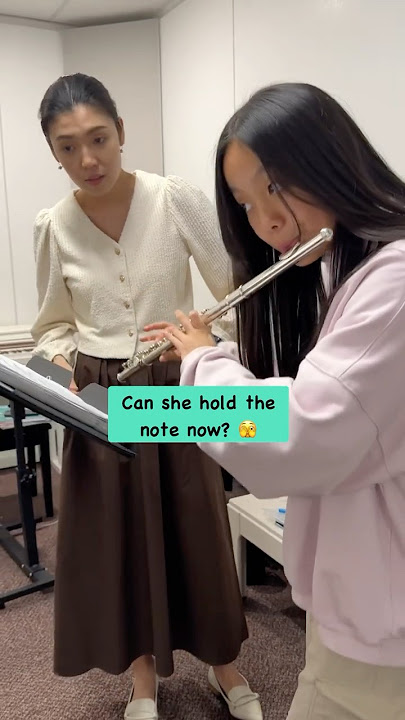 Flute student nearly PASSES OUT! 😱🫣 #flute #flutestudent #fluteteacher #music #classicalmusic