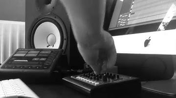 MFB 522 Drum Machine first test